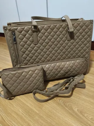 Bolso de trabajo con nevera incorporada.