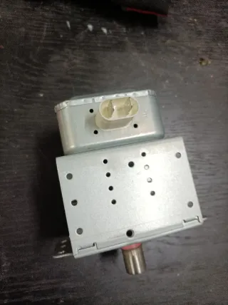 Magnetrón microondas