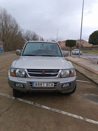 Mitsubishi Montero 2000