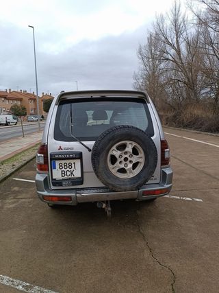 Mitsubishi Montero 2000