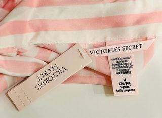 Pijama Satén Victoria's Secret Rayas Rosas.