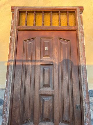 Puerta de madera exterior