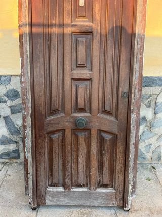 Puerta de madera exterior