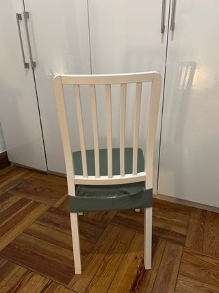 Silla de comedor blanca con funda verde