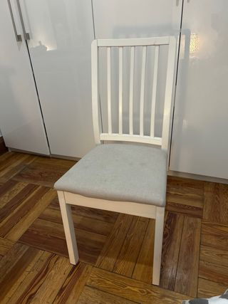 Silla de comedor blanca con funda verde