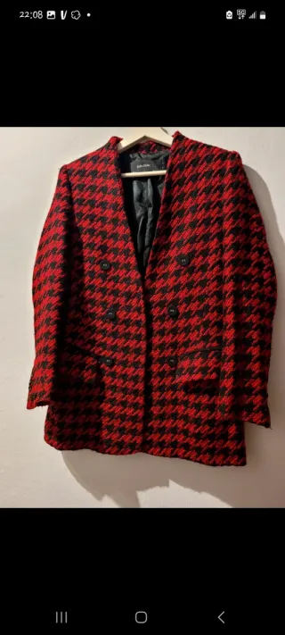 Blazer Zara Rojo y Negro