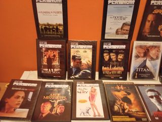 50 DVDs Películas con Mueble Organizador