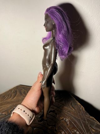 Barbie Fashionista con capelli viola