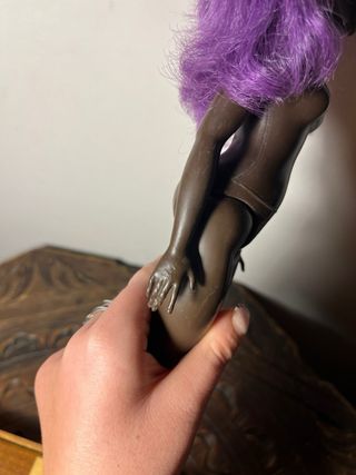 Barbie Fashionista con capelli viola