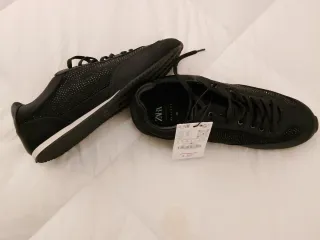 Zapatillas negras con brillos