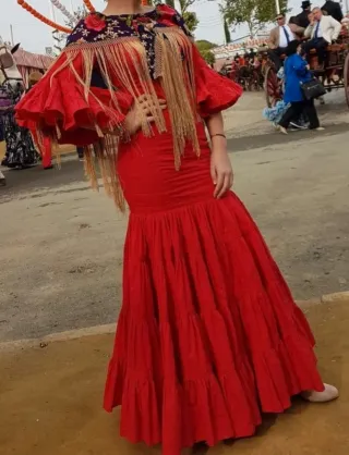 Vestido de gitana rojo con lunares