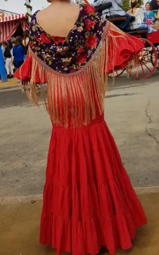 Vestido de gitana rojo con lunares