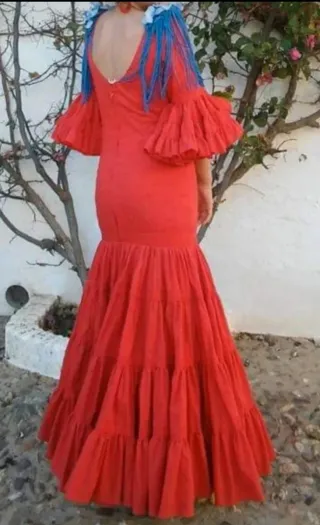Vestido de gitana rojo con lunares