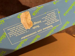 Teléfono antiguo beige