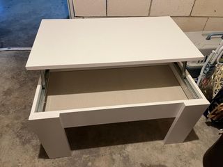 Mesa de centro blanca moderna con doble altura
