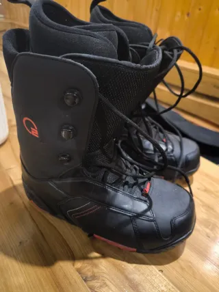 2 tablas + 1 Fijaciones y 2 pares de Botas