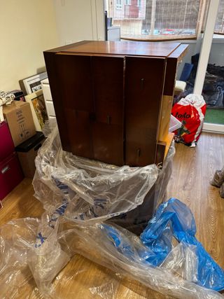 Mesita de noche madera maciza