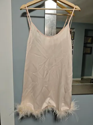 Bata y camisón con plumas