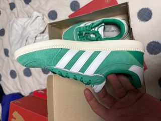 Zapatillas Adidas Verdes y Blancas