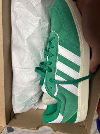 Zapatillas Adidas Verdes y Blancas