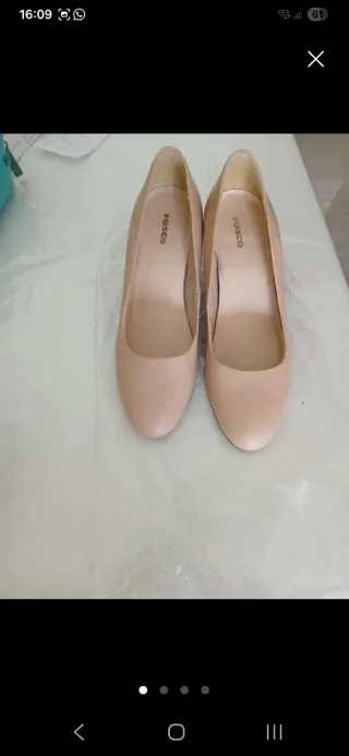 Zapatos de cordones marrones y negros