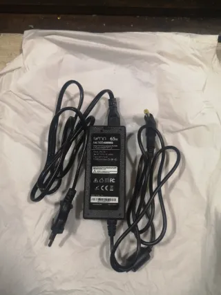 Cargador Sveon SAC165 65W Universal Portátil