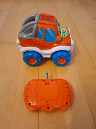 Coche teledirigido infantil volteretas clementoni