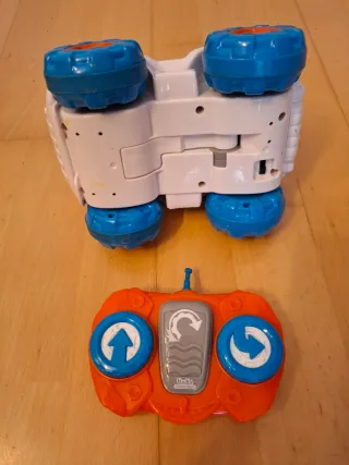 Coche teledirigido infantil volteretas clementoni