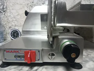 Vitrina Frigorífica y Cortadora Carnicería