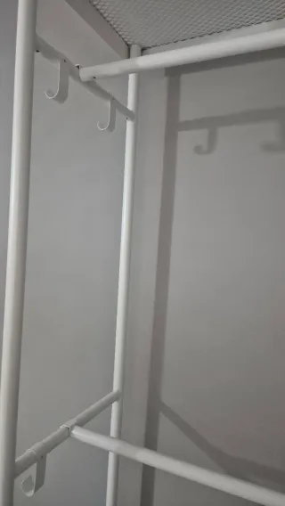 Armario perchero blanco metal