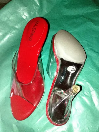 Zapatos de tacón transparentes rojos talla 37