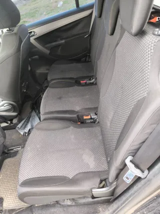 Citroen Grand C4 Picasso 2011