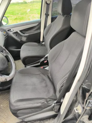 Citroen Grand C4 Picasso 2011