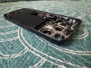 iPhone 15 Pro Chassis Titanio Nero