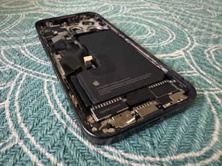 iPhone 15 Pro Chassis Titanio Nero
