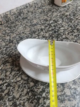 Salsera de porcelana con diseño floral San Claudio