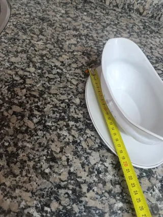 Salsera de porcelana con diseño floral San Claudio