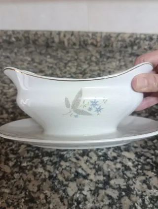 Salsera de porcelana con diseño floral San Claudio
