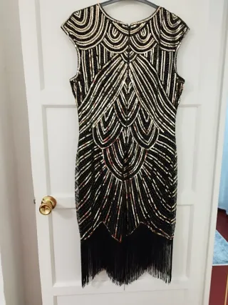 Vestido de fiesta negro y dorado