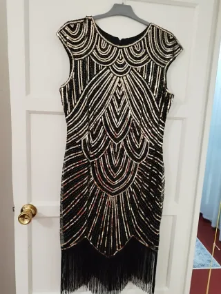 Vestido de fiesta negro y dorado