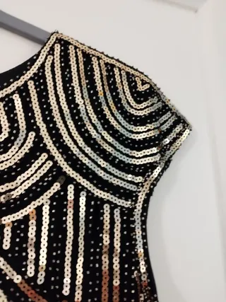 Vestido de fiesta negro y dorado