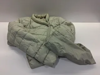 Anorak Champagne. Compacta.