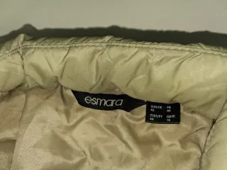 Anorak Champagne. Compacta.