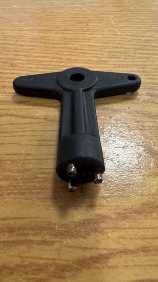 Llave Antirrobo Renault + 2 Tornillos