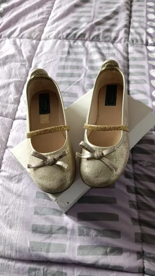 Manoletinas doradas talla 33