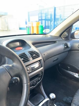 Peugeot 206 2003