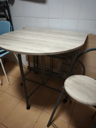 Mesa plegable cocina con 3 taburetes
