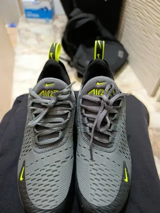 Nike Air Max 270 Gris y Amarillo