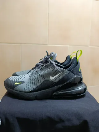 Nike Air Max 270 Gris y Amarillo