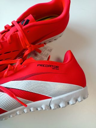 Zapatillas Adidas Predator Rojas y Blancas
